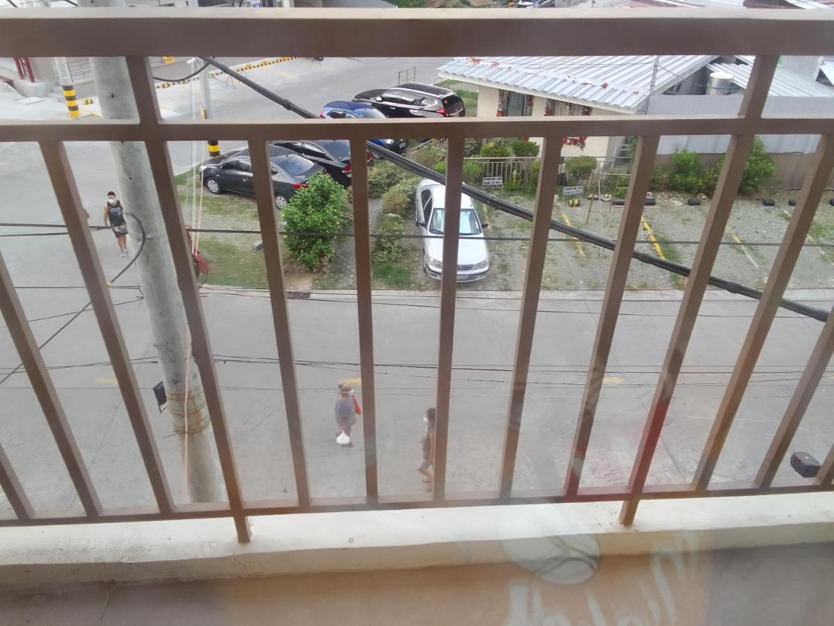 Emmanuel'S Service Apartment Near The Airport 马尼拉 外观 照片