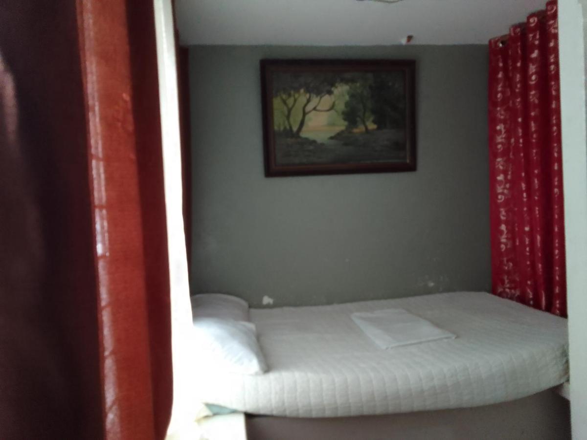 Emmanuel'S Service Apartment Near The Airport 马尼拉 外观 照片