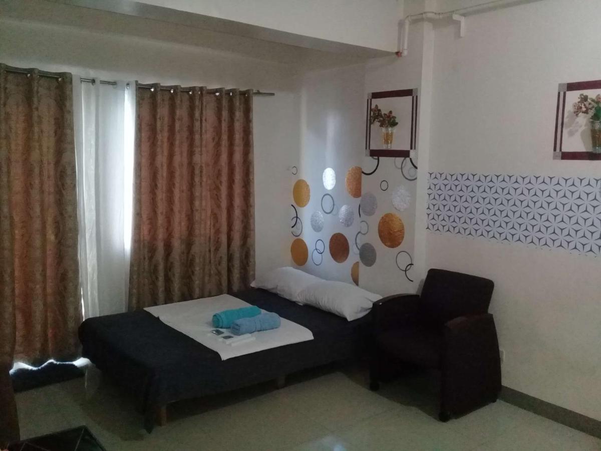 Emmanuel'S Service Apartment Near The Airport 马尼拉 外观 照片
